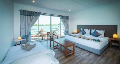 WB Shun Shun Water Bungalows