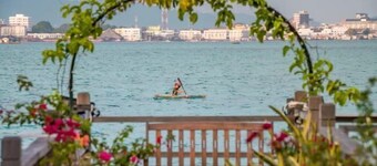 WB Shun Shun Water Bungalows