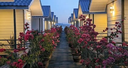 WB Shun Shun Water Bungalows