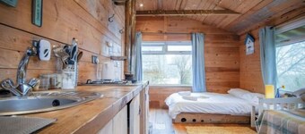 The Hygge Hut - 1 Bed - Freshwest Beach Retreat