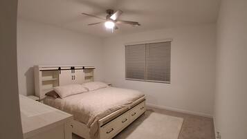 3 bedrooms, iron/ironing board, WiFi (free), bed sheets