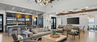 Fantastic 3-bedroom, 6 beds! house with AC in Sun City West