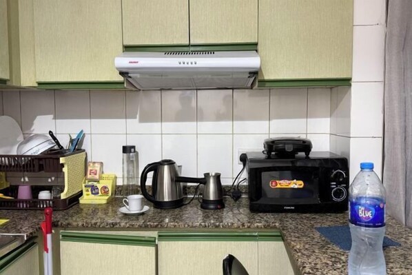 Private kitchen - Rovers Hostel (Dubai)