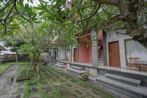 Unclassified image, 2 of 17, button - Rommeo Inn Lovina Mitra RedDoorz (Bali)