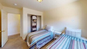 4 bedrooms, iron/ironing board, WiFi (free), bed sheets