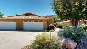 Property grounds - Leisure Space - 327 (Moab)