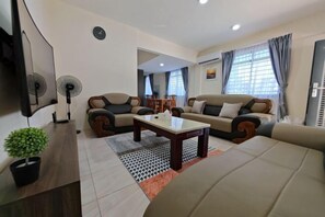 Room - Riverside Lot No.1 Homestay at Kota Kinabalu (Putatan)