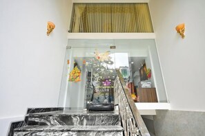 Unclassified image, 3 of 10, button - Lotus Airport Hotel Saigon (Ho Chi Minh City)
