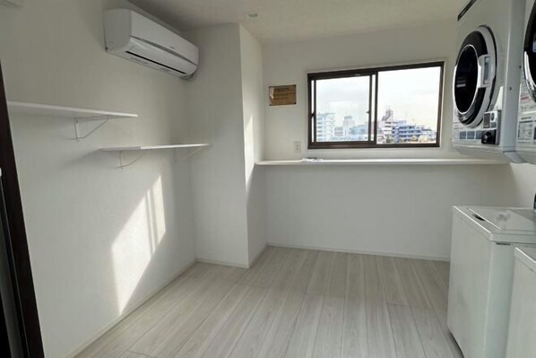 Laundry room - OHAYO Hotel・Kami-Itabash (Tokyo)