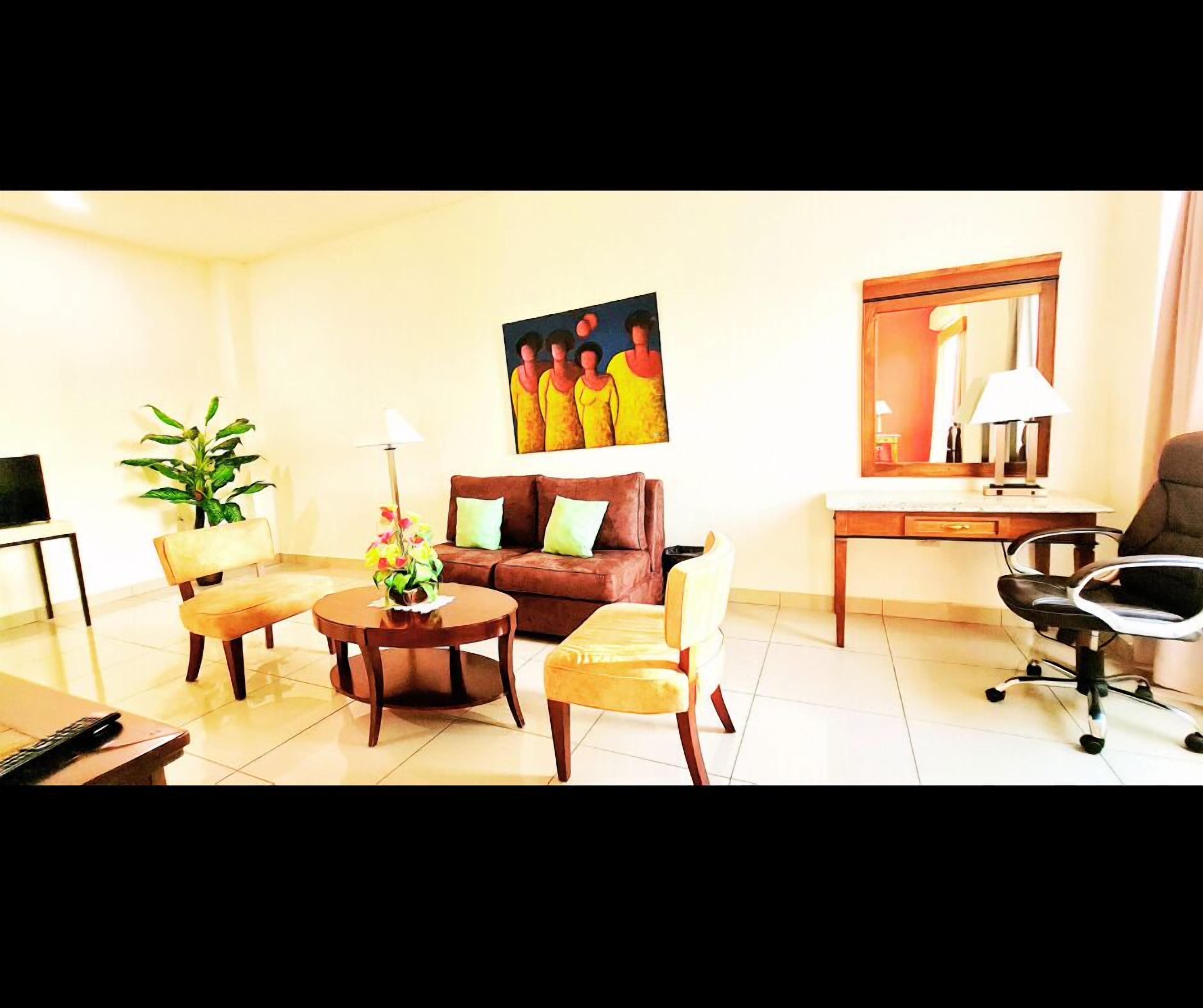 Suite Supérieure, 1 très grand lit et 1 canapé-lit, non-fumeur, vue piscine