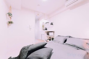 Unclassified image, 5 of 50, button - Minimalist Loft 3: Namba Compact Studio & 24/7 Gym (Osaka)