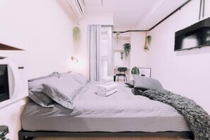 Unclassified image, 2 of 50, button - Minimalist Loft 3: Namba Compact Studio & 24/7 Gym (Osaka)