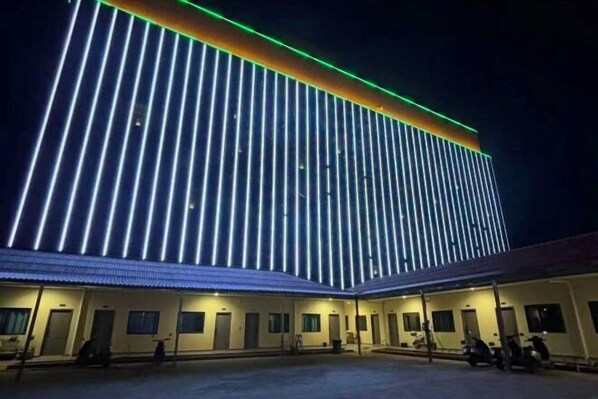 Garden - Dong 'Du Da Jiu Dian (Vientiane)