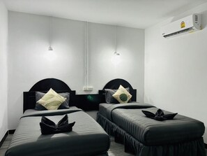 Standard Twin Room | Free WiFi - White House (Ko Phi Phi)