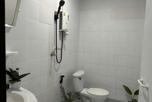 Bathroom | Free toiletries