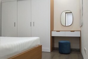 Room - FLC green 18 Pham Hung - 2Br - 800m to Landmark 72 (Hanoi)