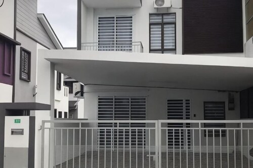 De cozy Homestay (8-14 pax)