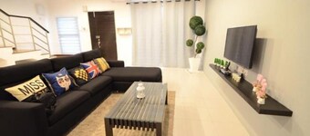 De cozy Homestay (8-14 pax)