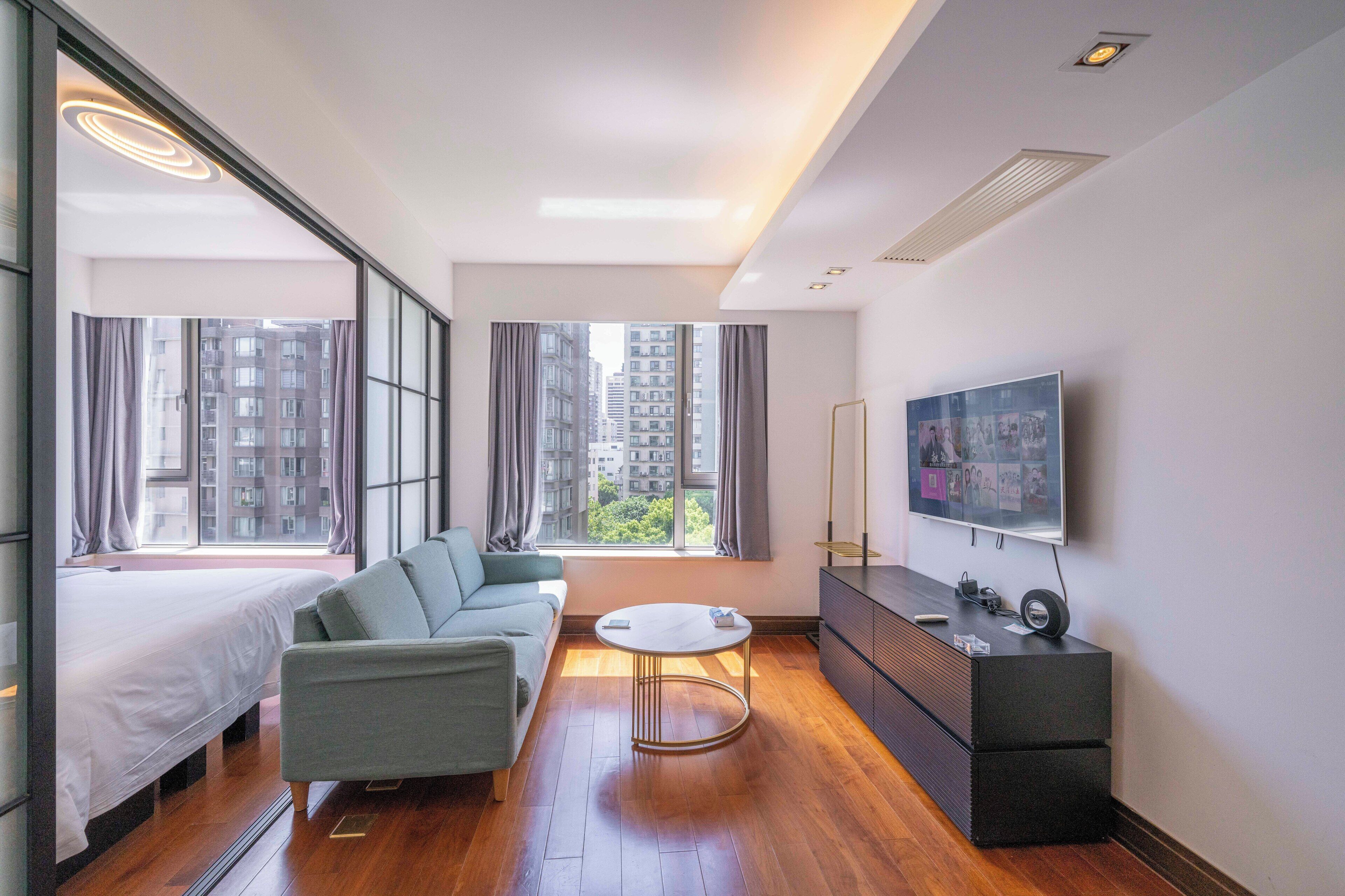 Appartement Supérieur, 1 chambre, cuisine, vue ville | Salle de séjour | TV connectée