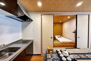 Room - Seishukugawa (Osaka)