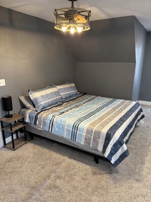 4 chambres, fer et planche à repasser, Wi-Fi, draps fournis