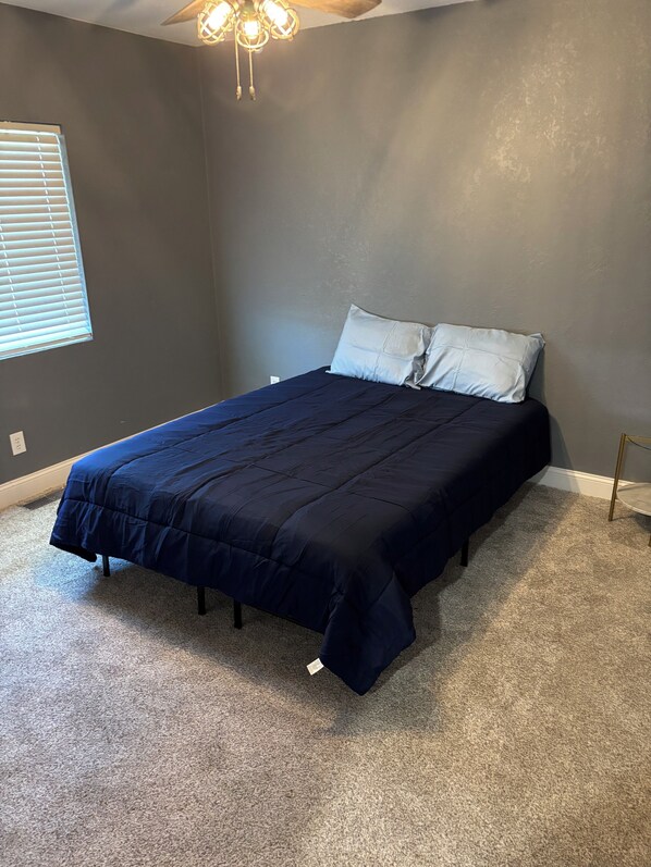 4 chambres, fer et planche à repasser, Wi-Fi, draps fournis