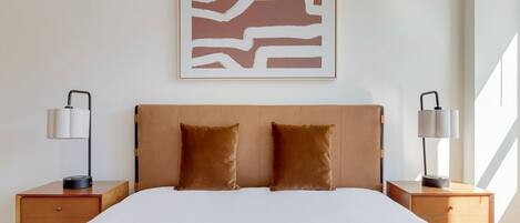 1 dormitori, planxa i posts de planxar, wifi i roba de llit