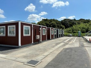 المنطقة المحيطة بالمنشأة