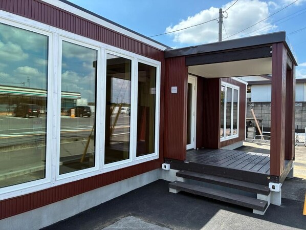 تفاصيل الفندق من الخارج