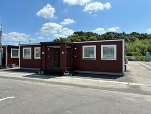 المنشأة من الخارج