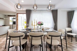Dining - tropical private pool villa (Bangkok)