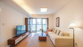 Superior Apartment, 2 Bedrooms, Kitchen, City View | Living room