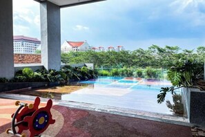 حمام سباحة خارجي