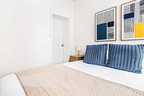 2 habitaciones, tabla de planchar con plancha y wifi gratis 