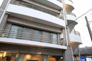 Exterior - JR Kata 5 min walk, Shinagawa 7 min by train, Keikyu Kamata Station Haneda Airport (Tokyo)