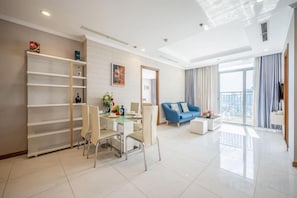 TV, foosball, table tennis, stereo - The Landmark Collection Suite (Ho Chi Minh City)