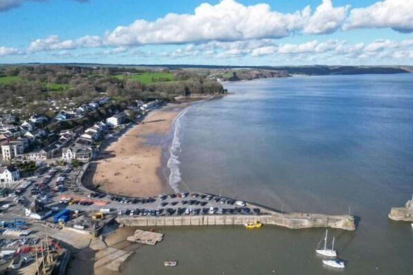 Beach - Footsteps - 2 Bedroom Apartment - Saundersfoot (Saundersfoot)