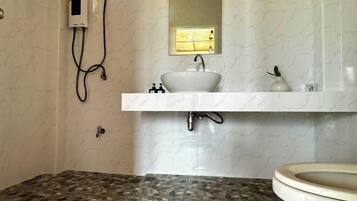Free toiletries, hair dryer