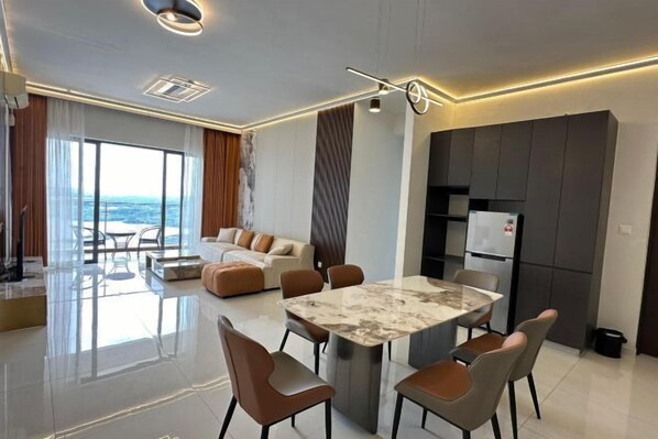 Meeting facility - Astonishing Ocean View 4 Bedrooms Huge Balcony 2 Car Park (Johor Bahru)