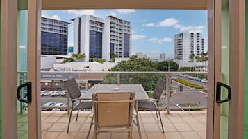 Apartamento, vistas a la ciudad | Vistas del balcón