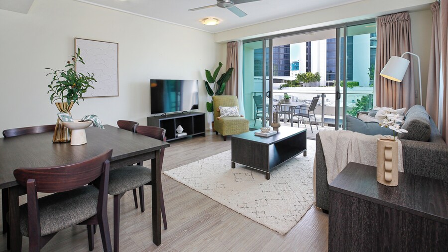 Apartment in the City with Pool and BBQ