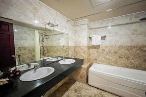 Room - QUOC CUONG HOTEL& APARTMENT DANANG BY HAVILAND (Da Nang)