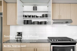 Réfrigérateur, four à micro-ondes, un four, lave-vaisselle