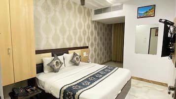 Habitación Deluxe doble, Aire acondicionado | Ropa de cama hipoalergénica, escritorio, sistema de insonorización