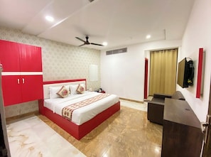 Habitación doble Deluxe, aire acondicionado | Ropa de cama hipoalergénica, escritorio, insonorización y wifi gratis 