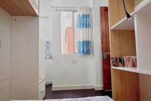 Room - The Hogwarts (Ho Chi Minh City)