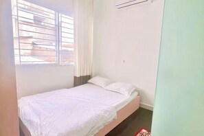 Room - The Hogwarts (Ho Chi Minh City)