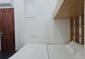 Room - The Hogwarts (Ho Chi Minh City)