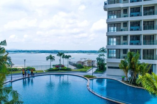 Scenic Country Garden Danga Bay by Lions Bay