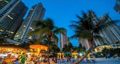 Sea View Country Garden Danga Bay 1 by Lions Bay